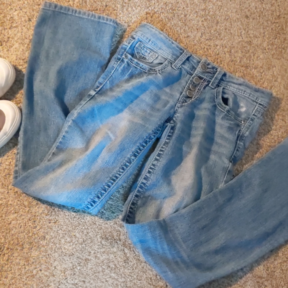 No Boundaries Faded Button Fly Jeans . Size 3 - Picture 4 of 12